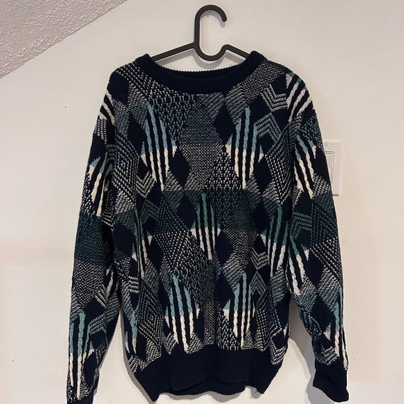 Stylish Geometric Crewneck Sweater - Black, Blue, and White - Picture 1 of 3